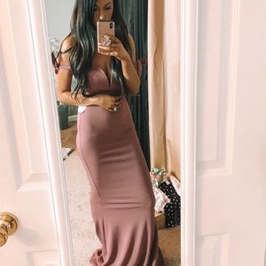 Off the shoulder bow gown new with tags